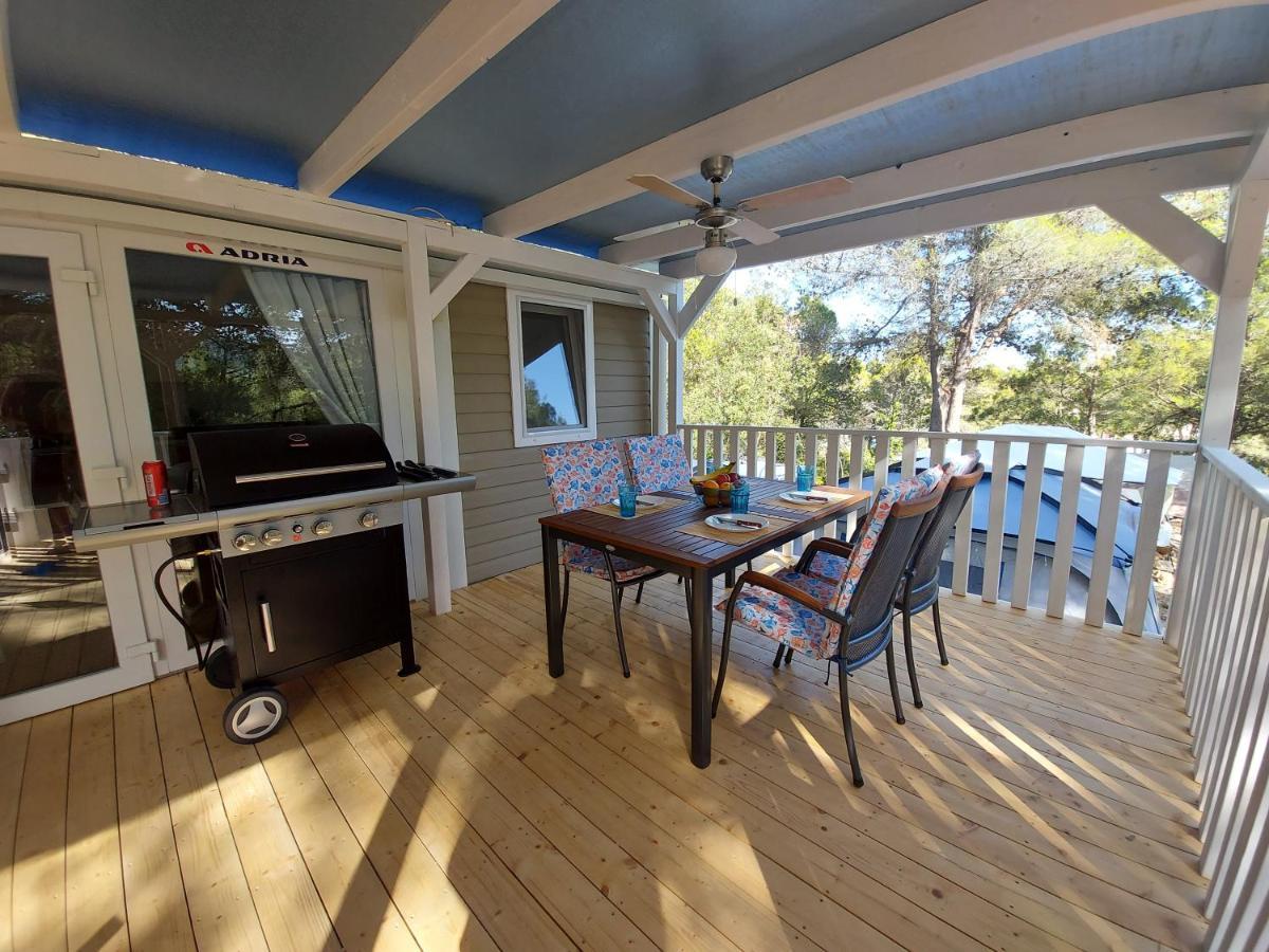Philomena Mobile Home Camping Pašman Exteriör bild